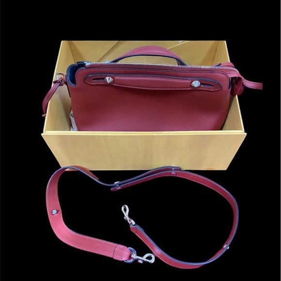 FENDI 💯Authentic 50% was $1,000 - Picture 5 of 8